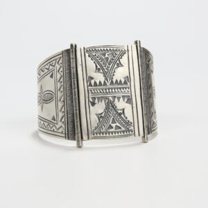 YBY Arcana Amazona Shield Cuff